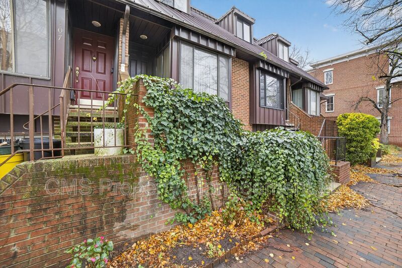 105 Jackson St property image