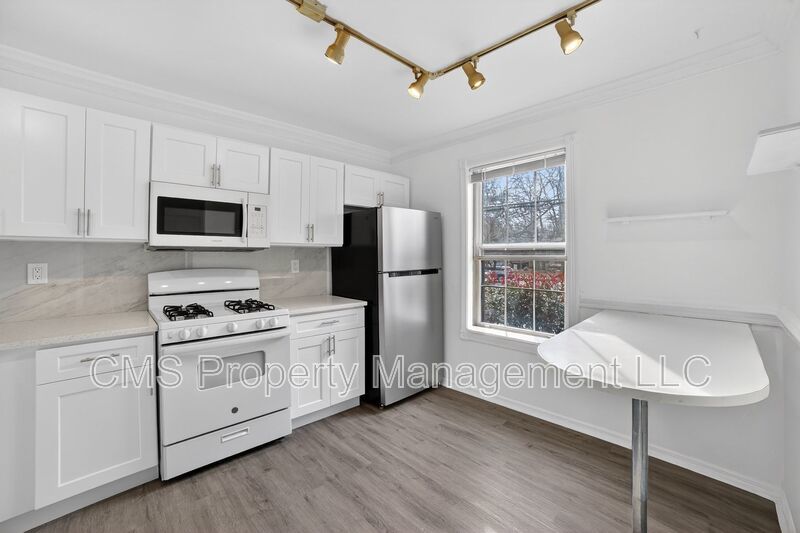 1803 Poplar Ct property image