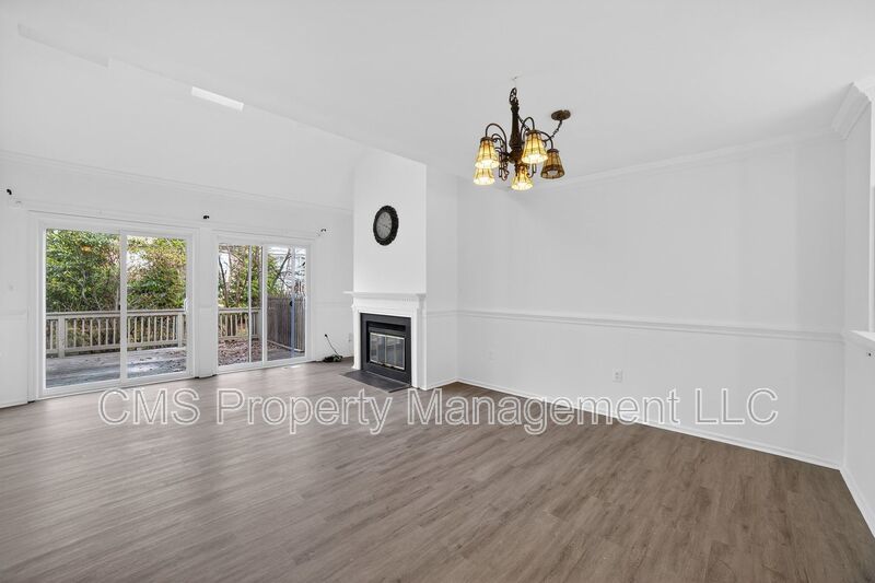 1803 Poplar Ct property image