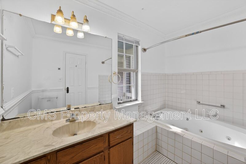 1803 Poplar Ct property image