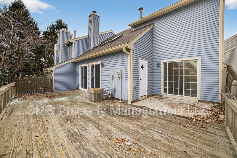 1803 Poplar Ct property image