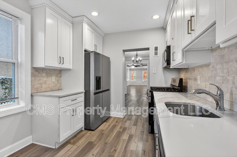 39 Carroll St property image