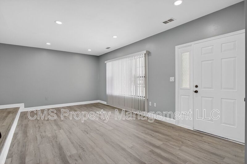 1216 Thomas Ave property image