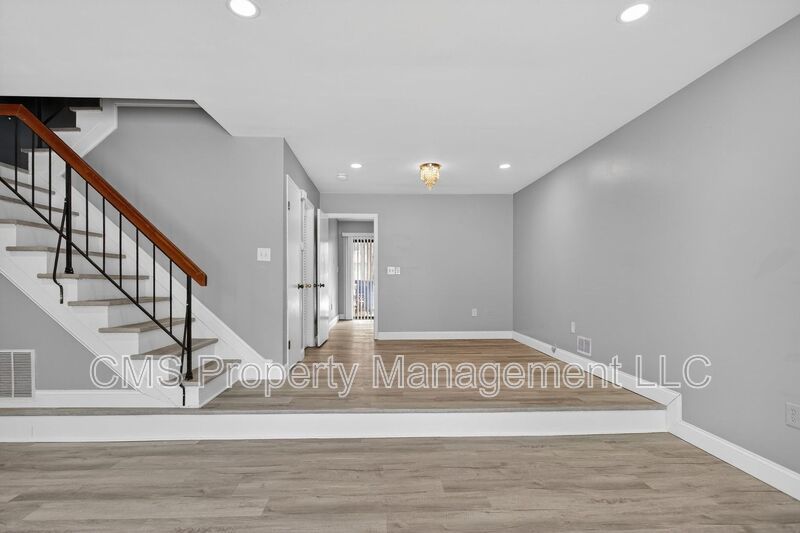 1216 Thomas Ave property image