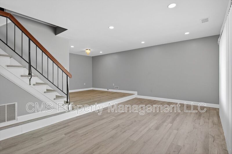 1216 Thomas Ave property image