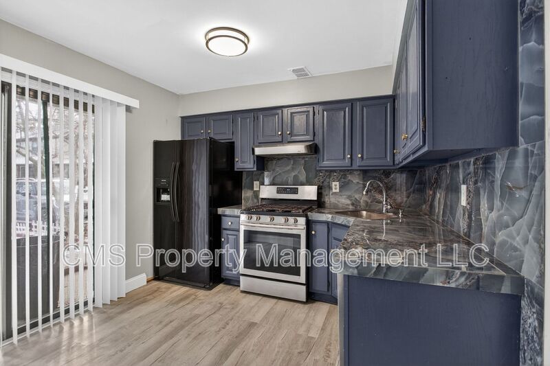 1216 Thomas Ave property image