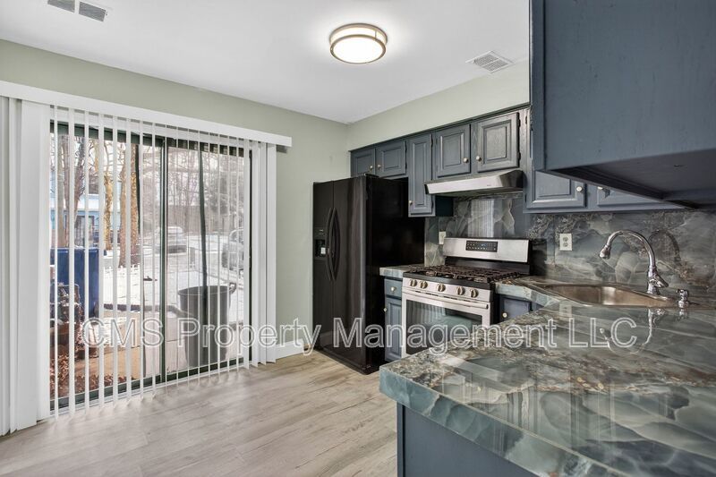 1216 Thomas Ave property image