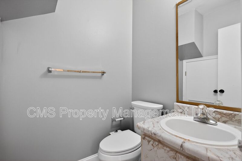 1216 Thomas Ave property image