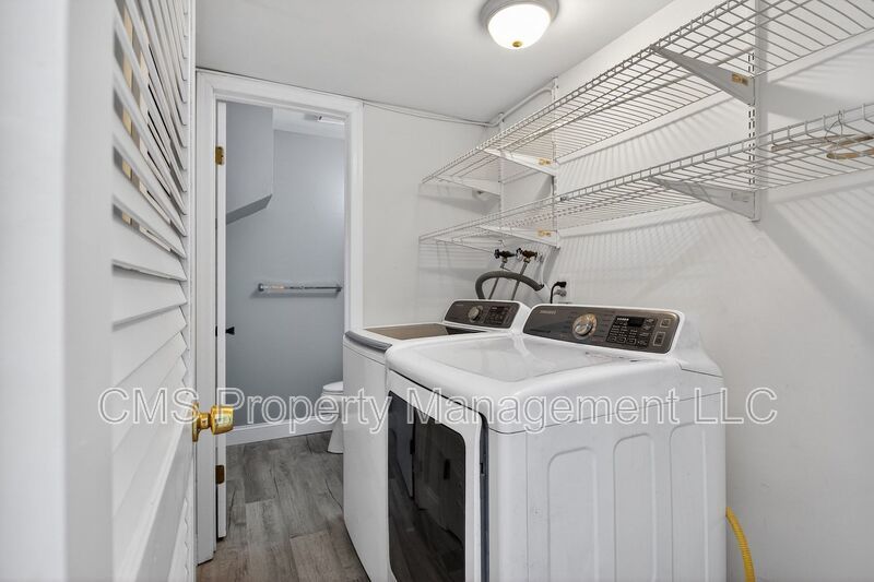 1216 Thomas Ave property image