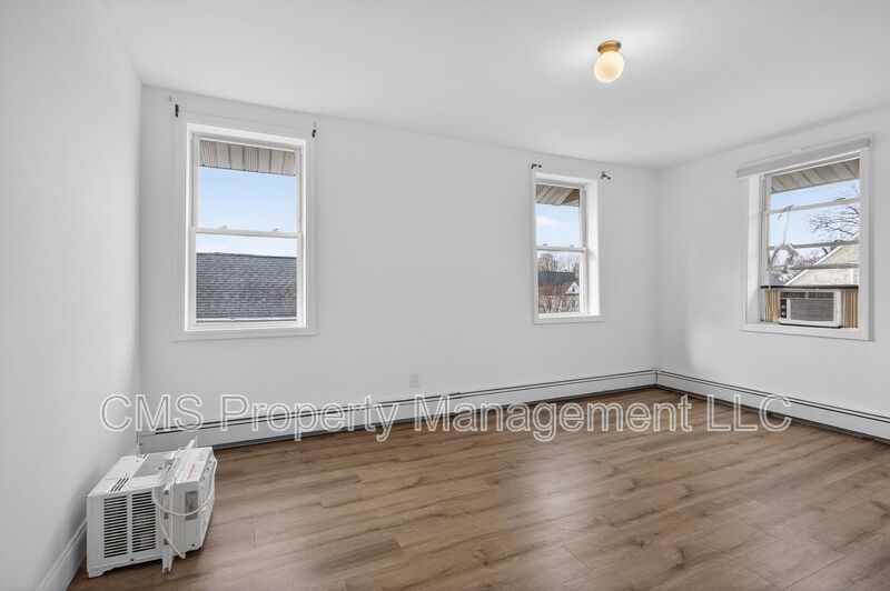 472 Broadway, Unit 4 property image
