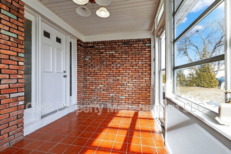 77 Marsh Ave property image