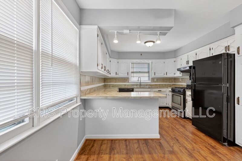 77 Marsh Ave property image