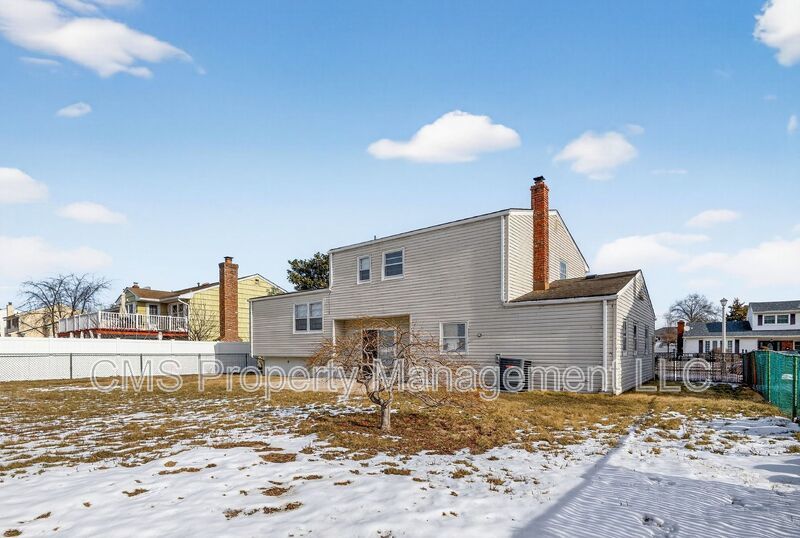 77 Marsh Ave property image