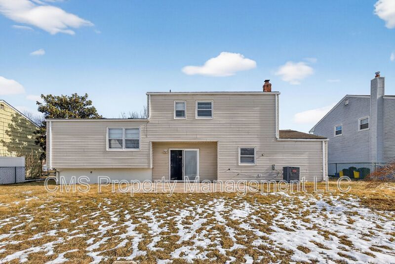 77 Marsh Ave property image