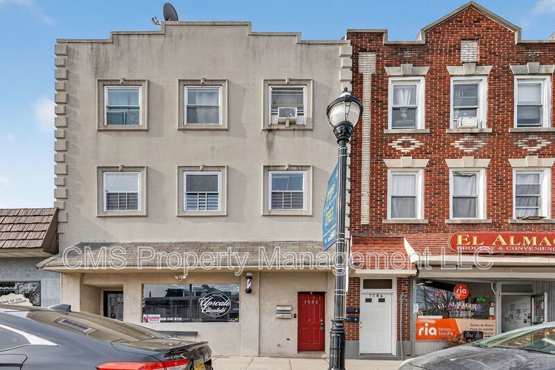 1582 Irving St, 2nd Fl property image