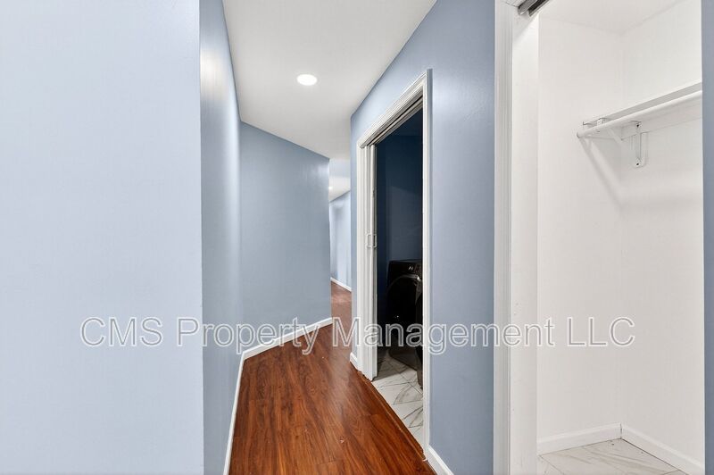 1582 Irving St, 2nd Fl property image