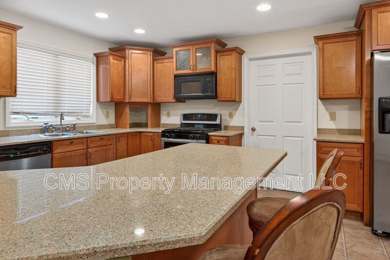 764 Lakehurst Rd property image