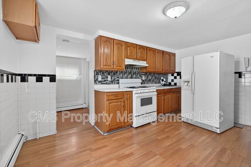 1290 Baker St, 2L property image