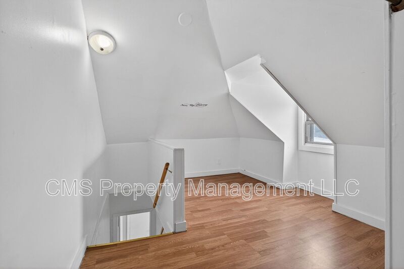 1290 Baker St, 2L property image