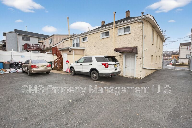 1290 Baker St, 2L property image
