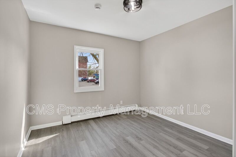 378 Grand St, 1L property image