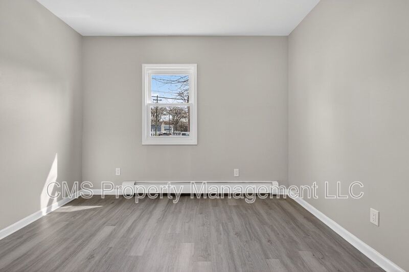 378 Grand St, 1L property image