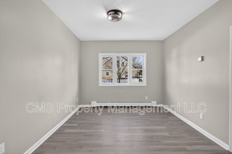 378 Grand St, 1L property image
