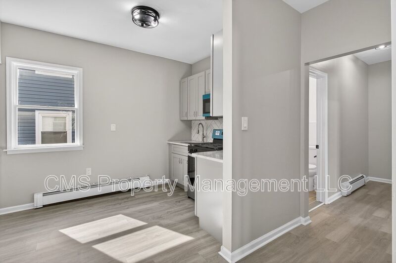378 Grand St, 1L property image