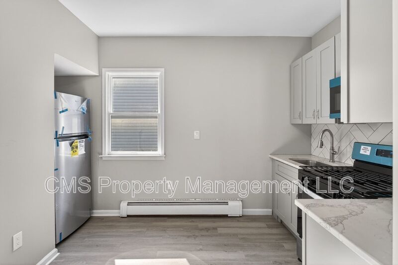 378 Grand St, 1L property image