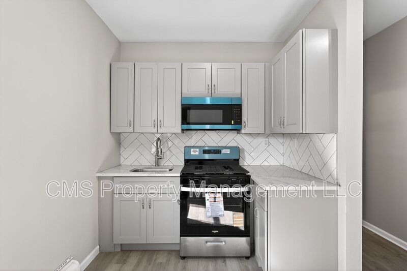 378 Grand St, 1L property image