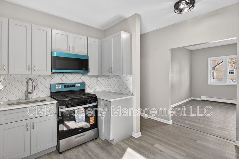 378 Grand St, 1L property image