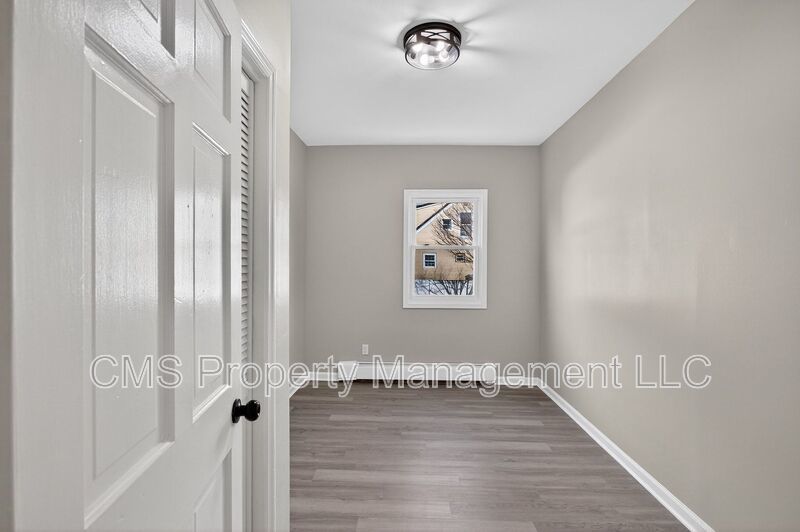 378 Grand St, 1L property image
