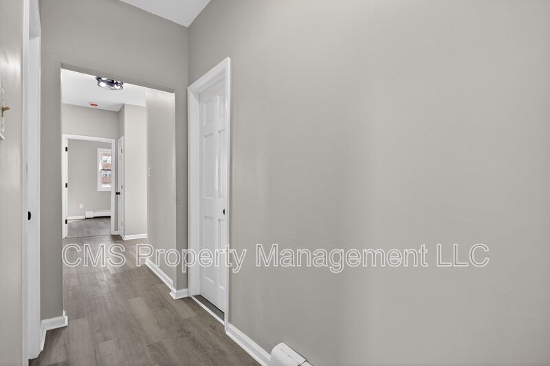 378 Grand St, 1L property image