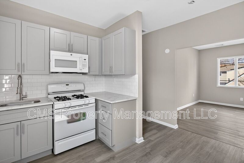 378 Grand St, 2L property image
