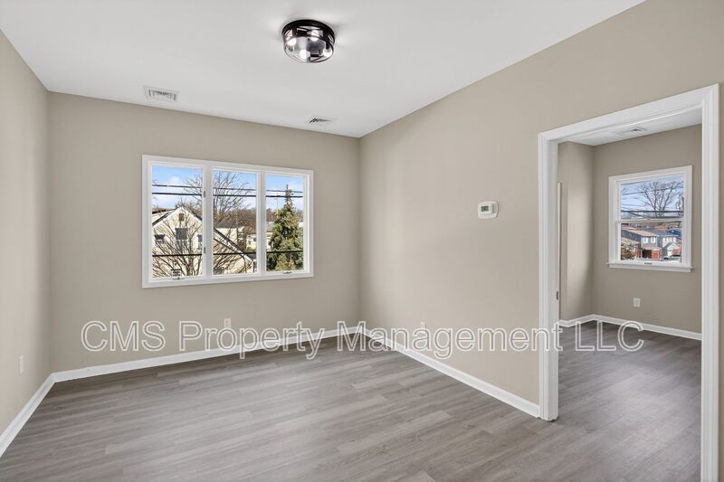 378 Grand St, 2L property image