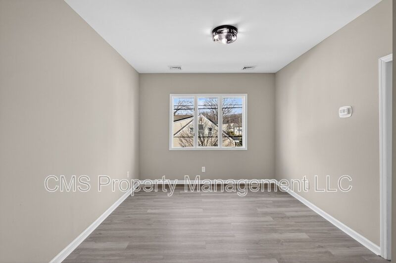 378 Grand St, 2L property image