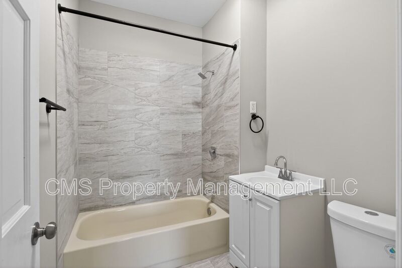 378 Grand St, 2L property image