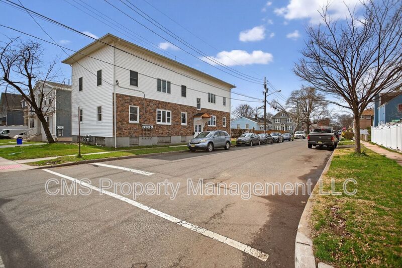 378 Grand St, 2R property image