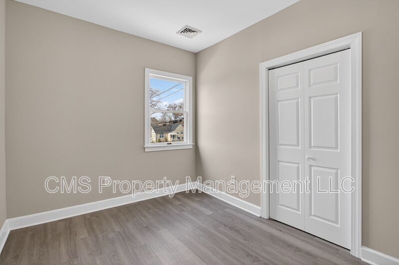 378 Grand St, 2R property image