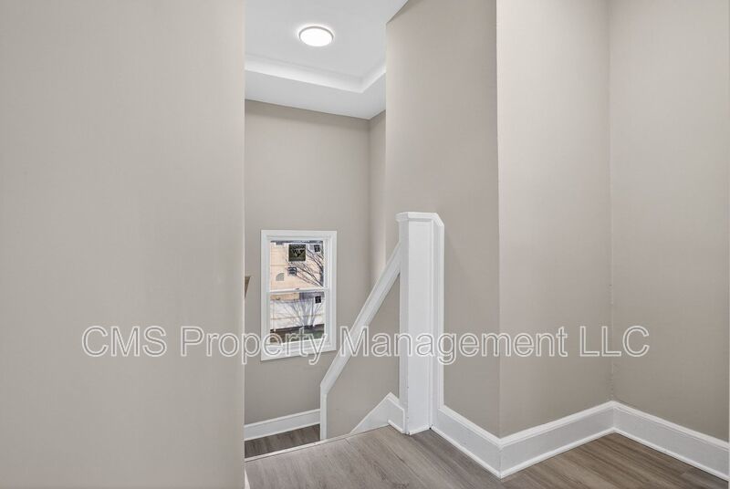 378 Grand St, 2R property image