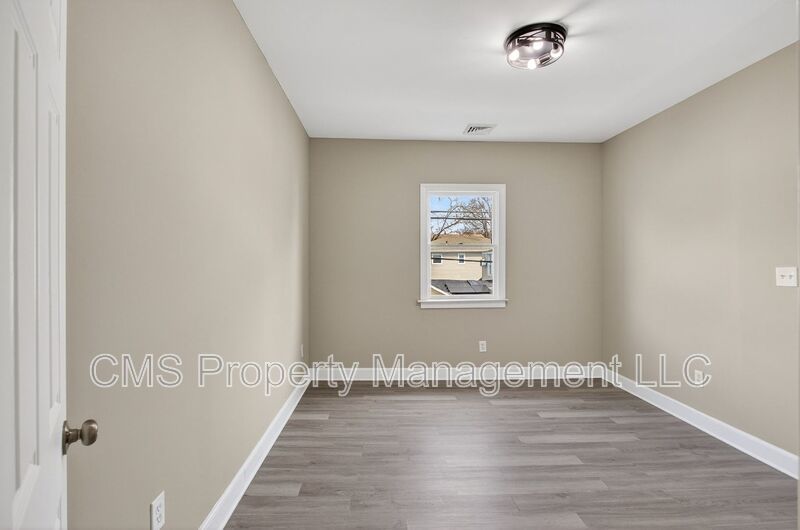 378 Grand St, 2R property image