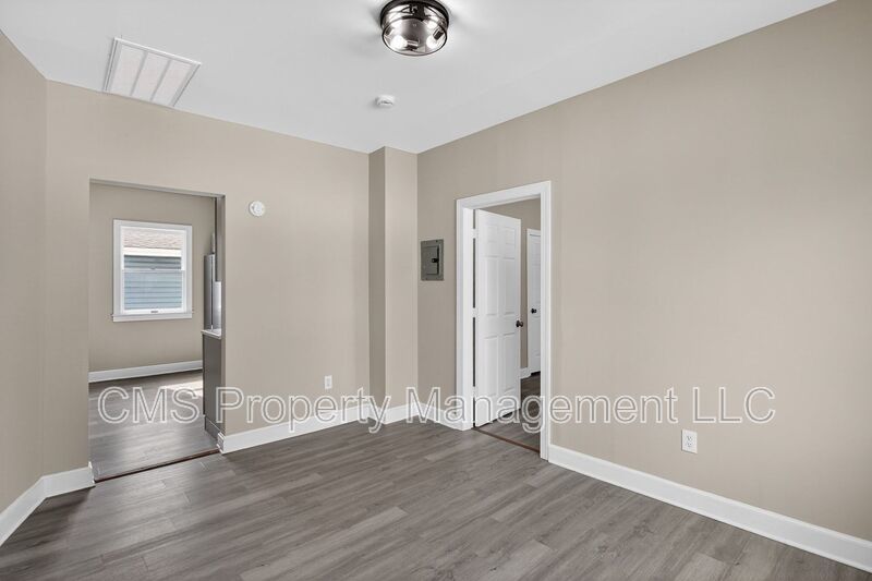 378 Grand St, 2R property image