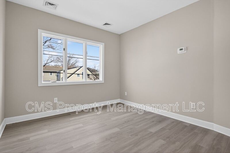 378 Grand St, 2R property image