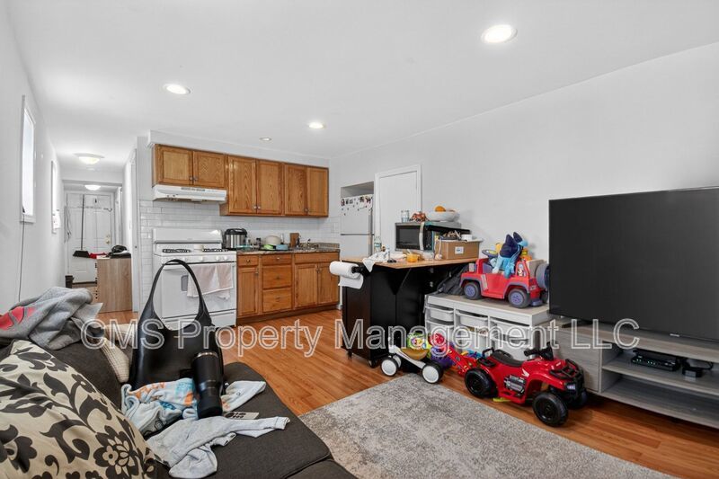 1290 Baker St, 1L property image