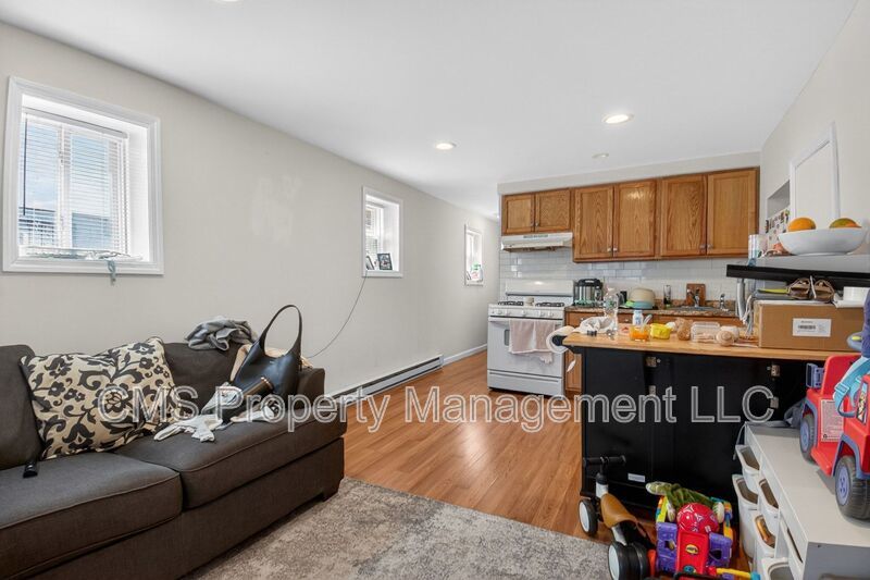 1290 Baker St, 1L property image
