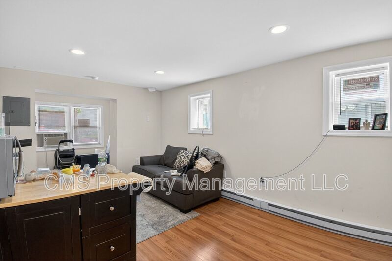1290 Baker St, 1L property image