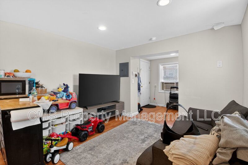 1290 Baker St, 1L property image
