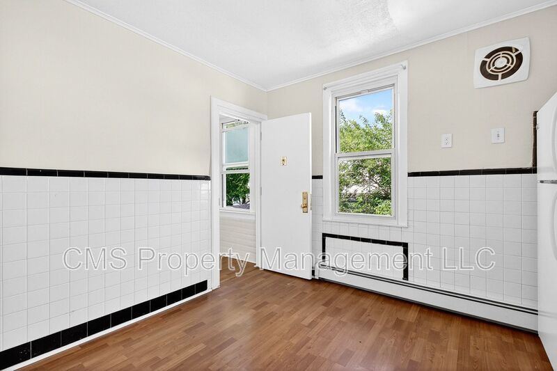 49 Welland Ave, 2nd Floor property image