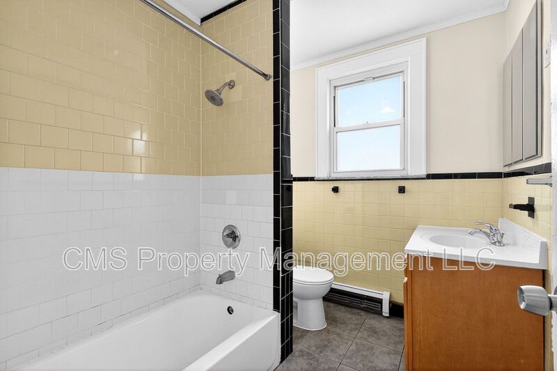 49 Welland Ave, 2nd Floor property image