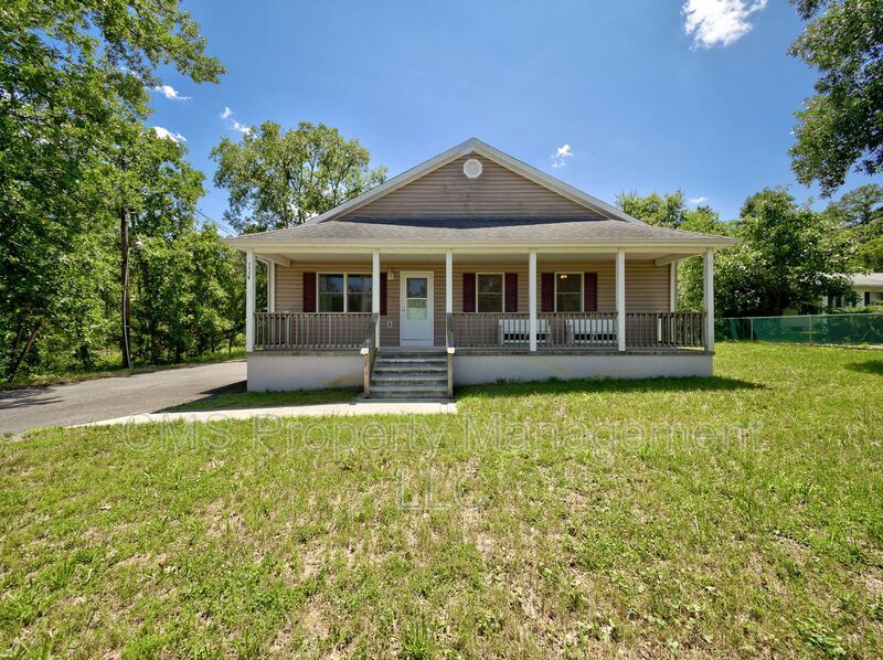 756 Lakehurst Rd, Unit B property image